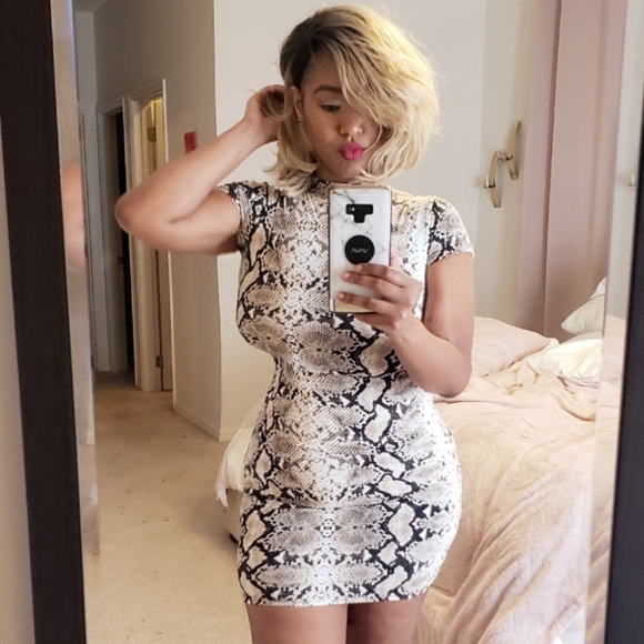 Mini Snake Print Dress Shirt Sleeve Dress(M) - Picture 7 of 17